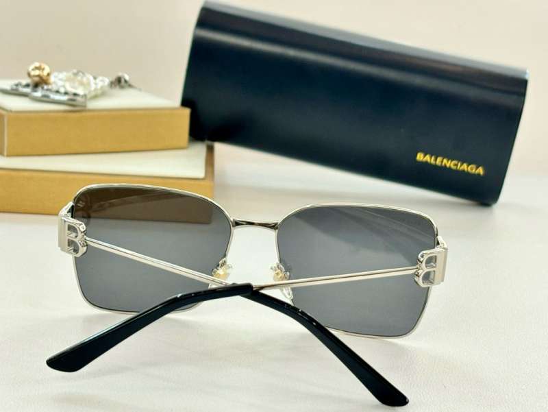 Picture of Balenciga Sunglasses _SKUfw56655913fw